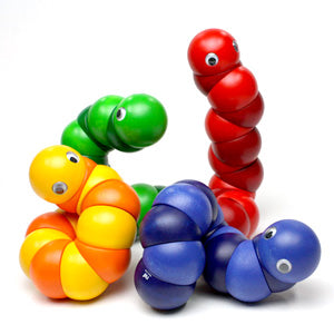 ネフ社（スイス）のジュバ。色と形の組み合わせを楽しむ木製知育おもちゃ。